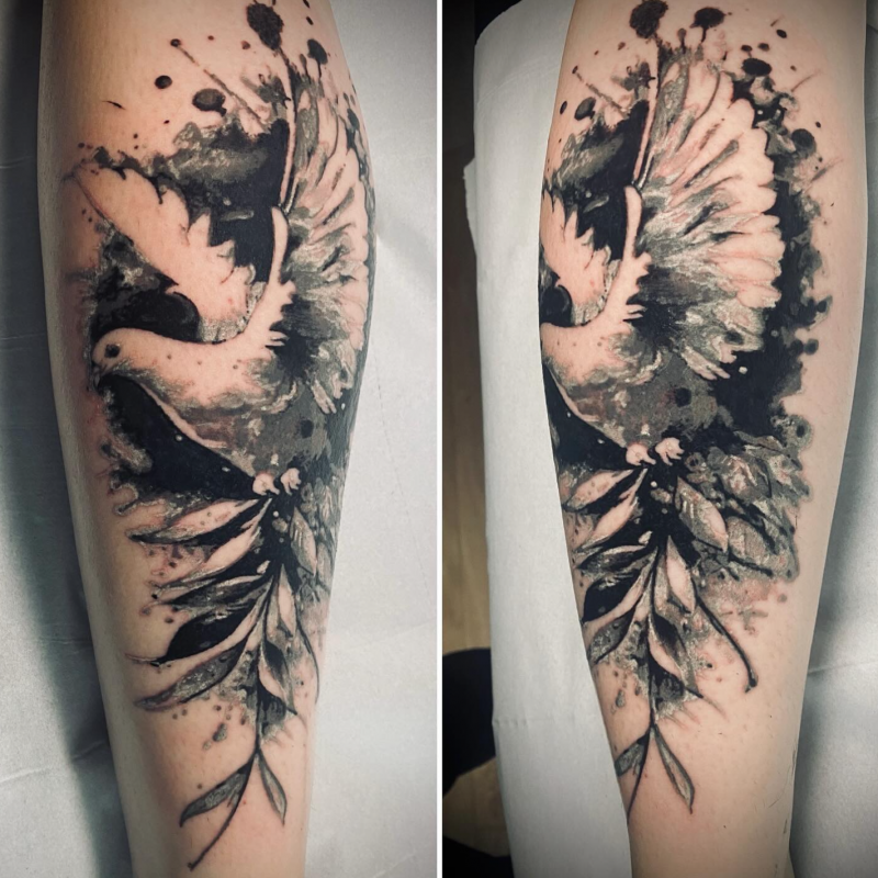 tatoueur réalisme lyon tatoueur blackwork lyon tatoueur semi réalisme lyon tatoueur dotwork lyon