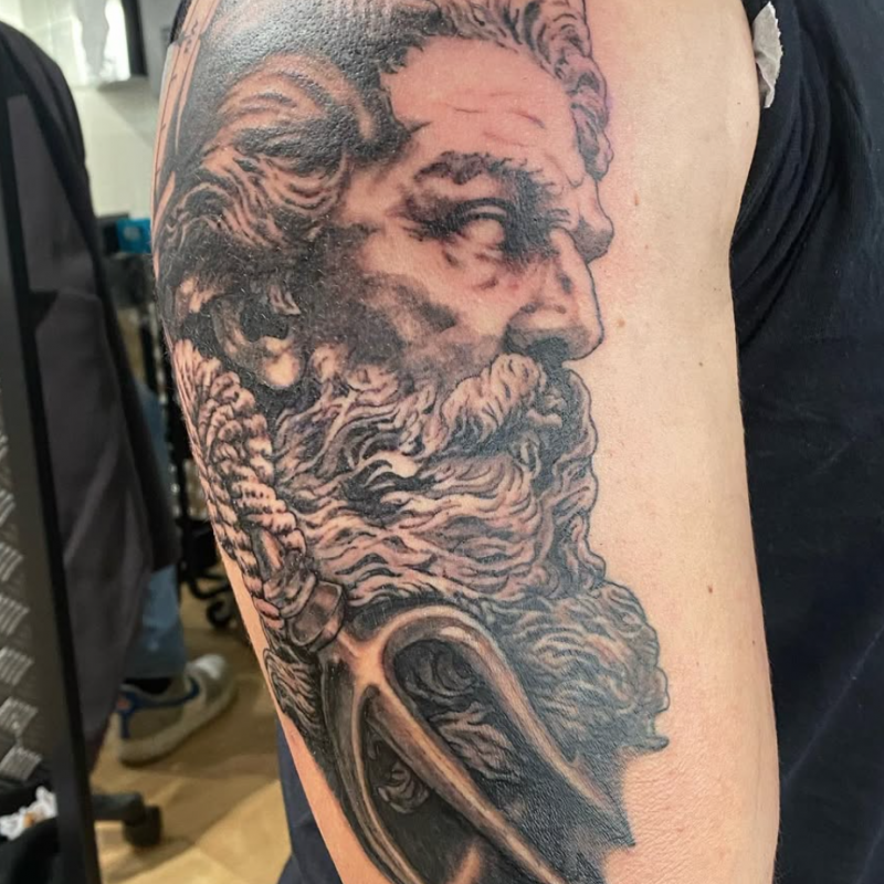 tatoueur réalisme lyon tatoueur blackwork lyon tatoueur semi réalisme lyon tatoueur dotwork lyon
