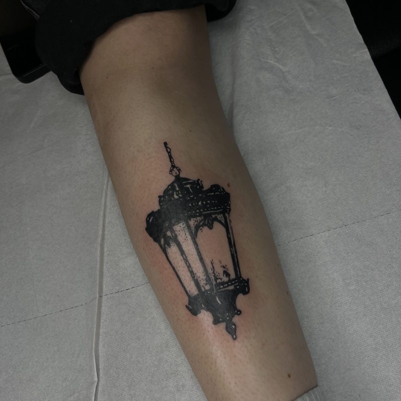tatouage lyon blackwork lettrage