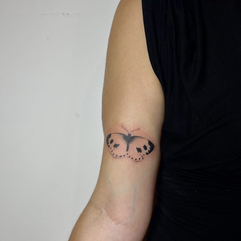 tatouage lyon blackwork lettrage